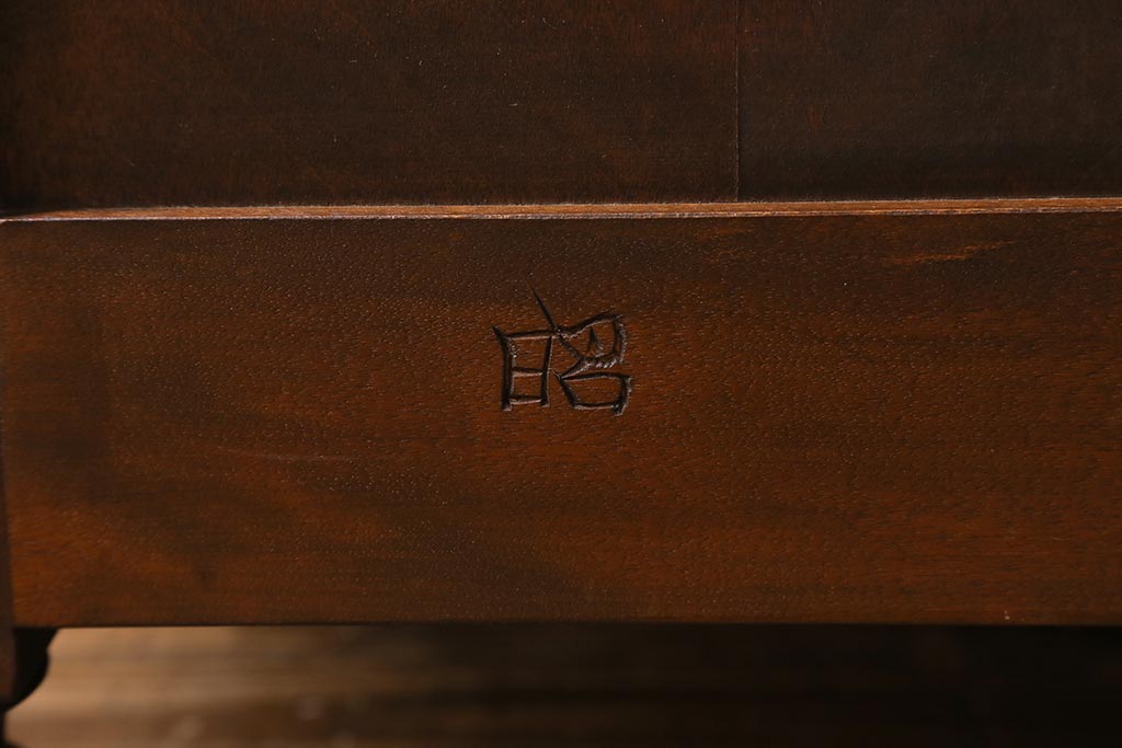 中古　松本民芸家具　クラシカルなデザインがおしゃれなA型ドレッサー(サイドボード、キャビネット)(定価約36万円)(R-039952)