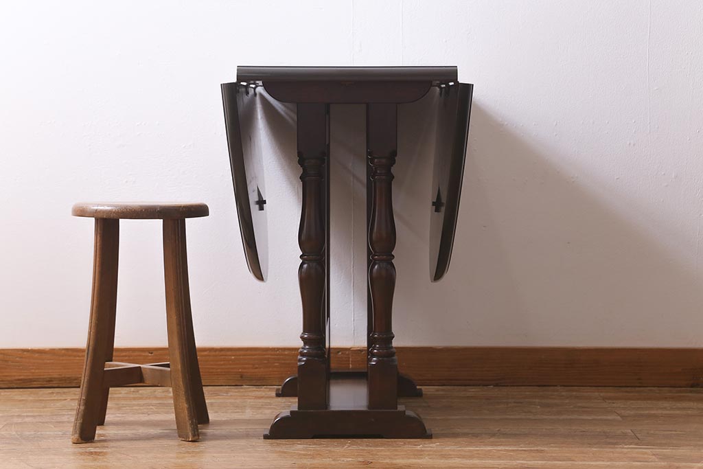 中古　松本民芸家具　脚のデザインがシックな27型バタフライ卓(ドロップリーフテーブル、ダイニングテーブル)(定価約19万円)(R-039954)