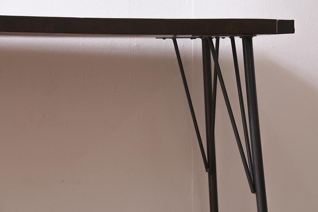 アンティーク家具　古材一枚板リメイク　朴の木　使いこまれた木肌が味わい深い鉄脚テーブル(コンソールテーブル、作業台)(R-039963)