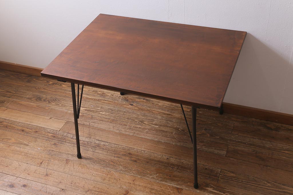 アンティーク家具　リメイク　栃の木一枚板　古材を活かした鉄脚テーブル(ダイニングテーブル、カフェテーブル、作業台)(R-039975)