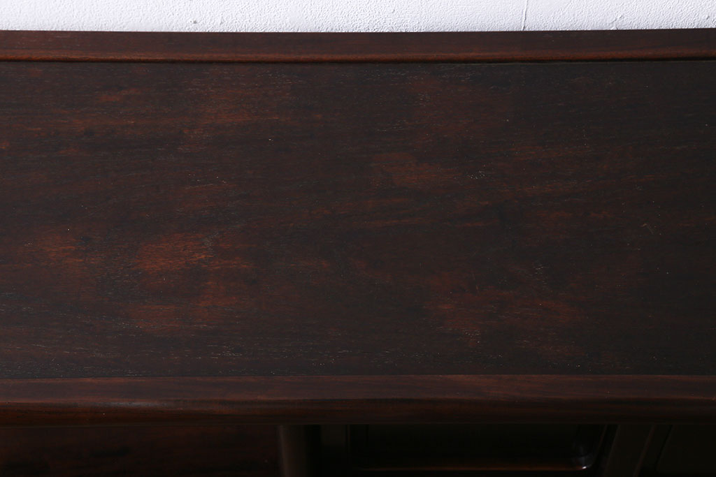 アンティーク家具　昭和初期　紫檀(したん)材　上品でモダンな佇まいの飾り棚(茶棚、収納棚)(R-039983)