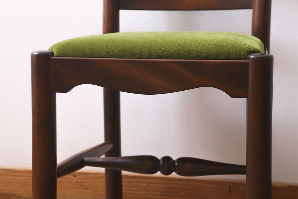 中古　松本民芸家具　グリーンのファブリックが上品な印象のA型布張ラダーバックチェア(ダイニングチェア、椅子)(R-040001)