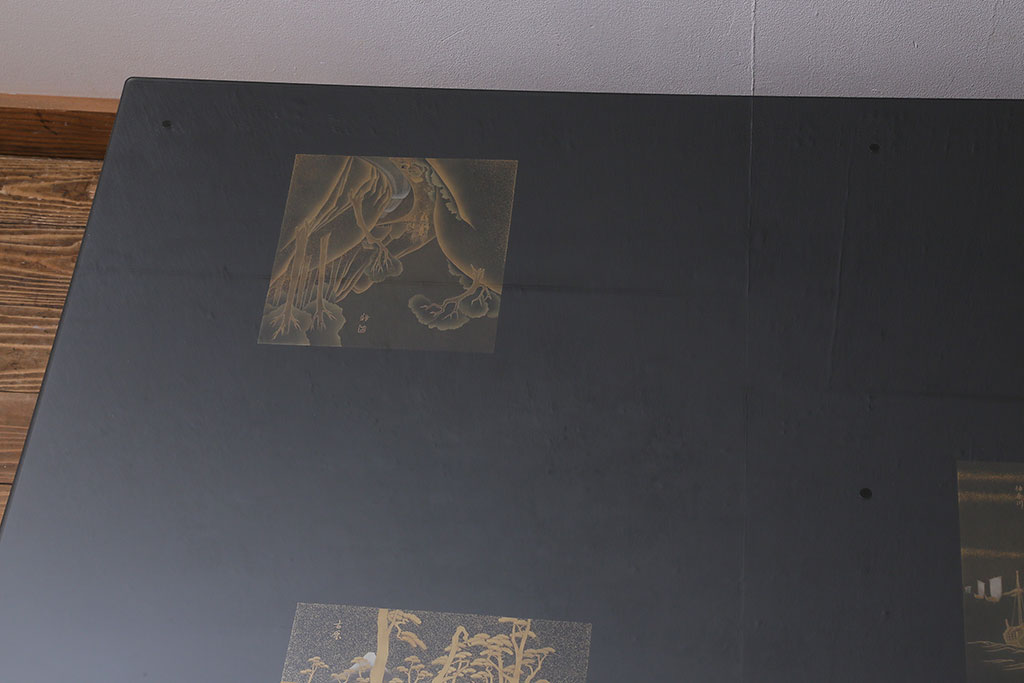 中古　輪島塗　東海道五十三次　黒漆と蒔絵が美しいガラス天板付きの座卓(ローテーブル)(R-040015)