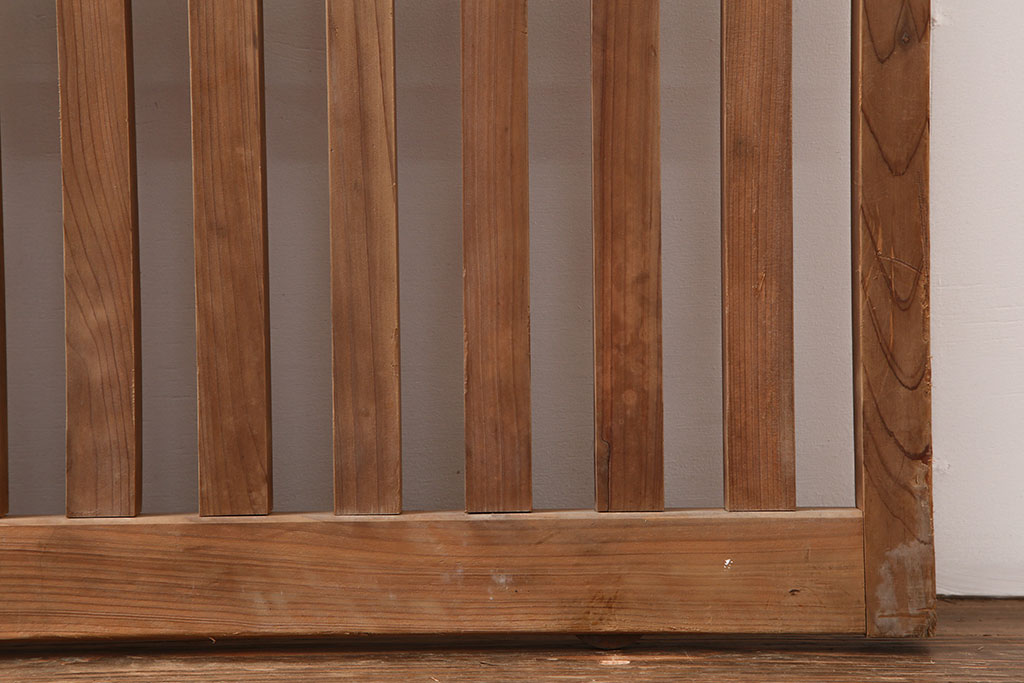 アンティーク建具　戸車付き　木のぬくもりあふれる素通しの縦桟引き戸2枚セット(荒格子戸、建具)(R-040022)