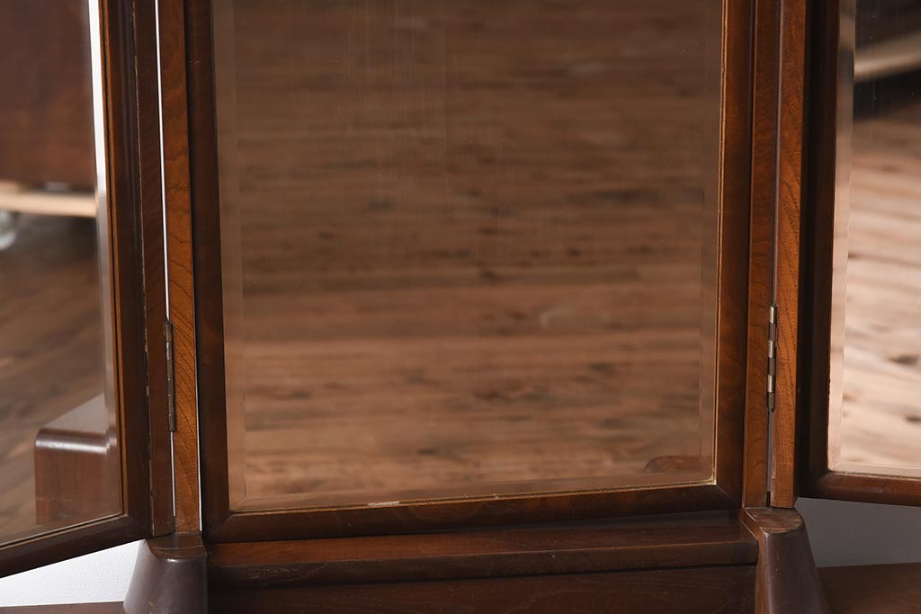 アンティーク家具　和製アンティーク　指物家具　三方桑材　上手物　風情あふれる佇まいが魅力的な鏡台(ドレッサー、三面鏡)(R-040048)