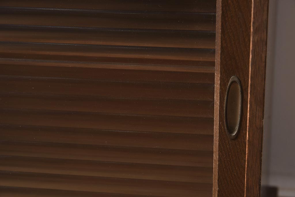 アンティーク家具　昭和初期　モールガラス入りのシンプルな戸棚(収納棚、キャビネット)(R-040055)