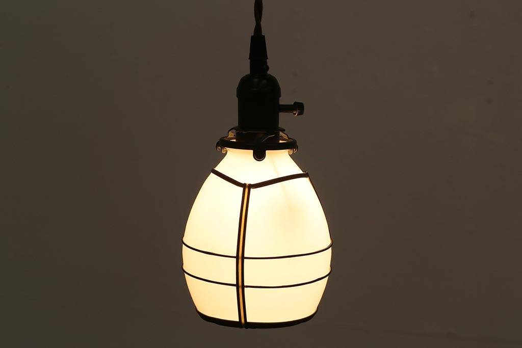 アンティーク照明　シンプルなラインが趣あるレトロな吊り下げ照明(天井照明、電笠、ペンダントライト)(R-040082)