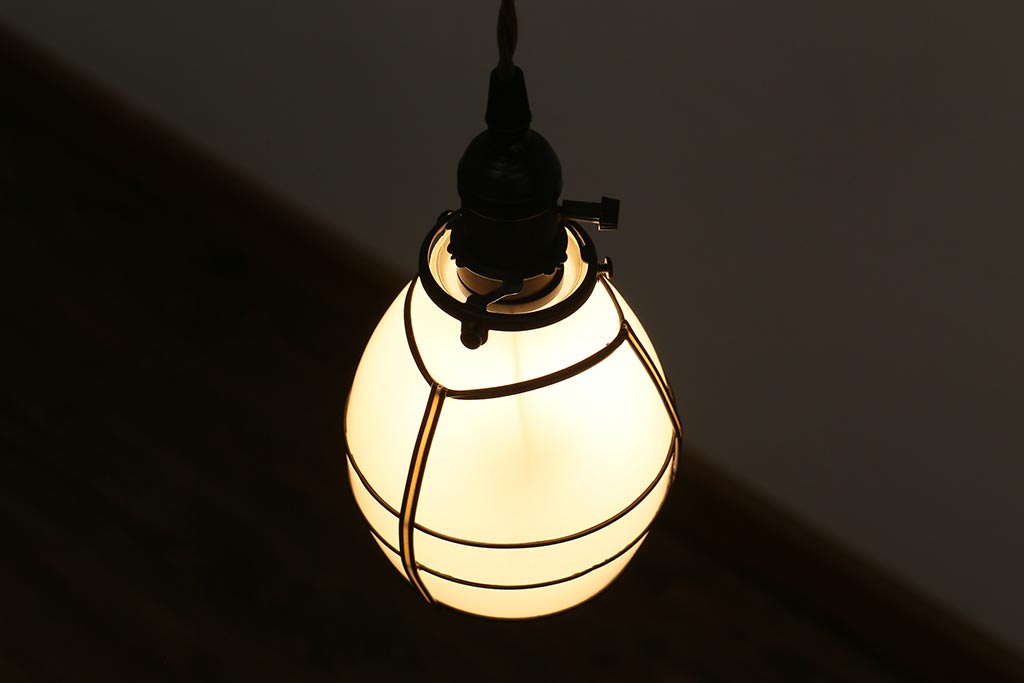 アンティーク照明　シンプルなラインが趣あるレトロな吊り下げ照明(天井照明、電笠、ペンダントライト)(R-040082)