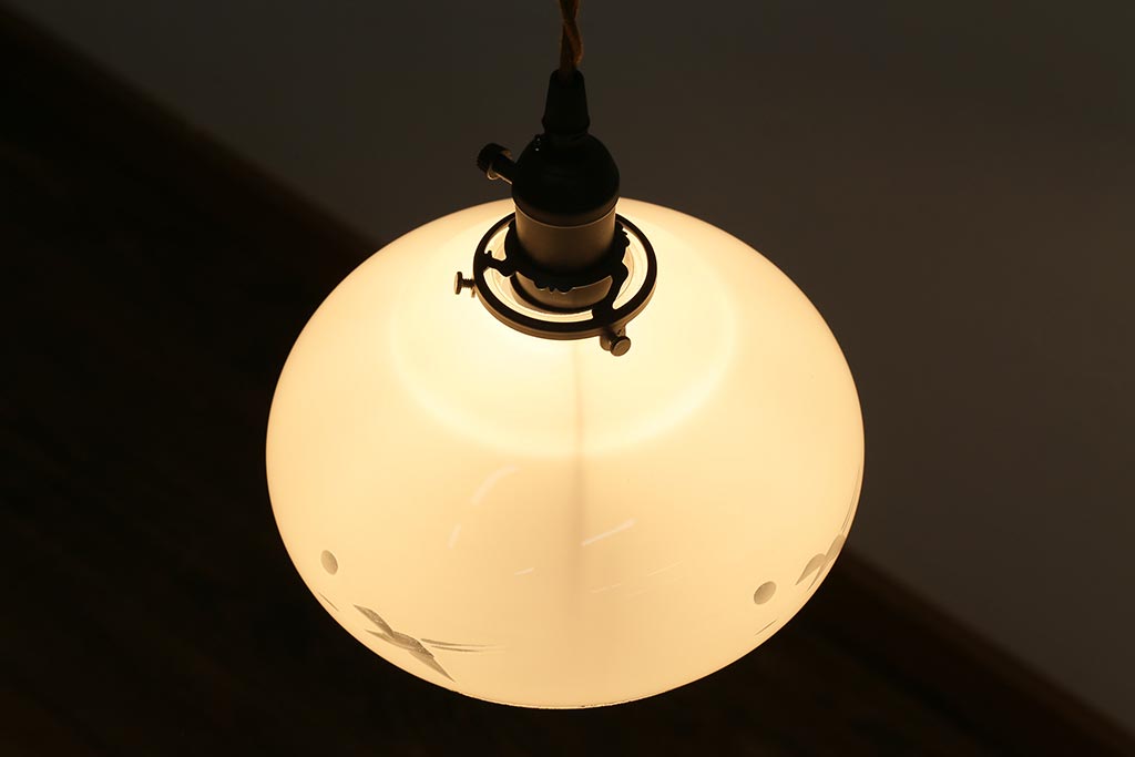 アンティーク照明　昭和レトロ　鶴の透かしが素敵な切子のペンダントライト(天井照明、吊り下げ照明、シェード)(R-040083)