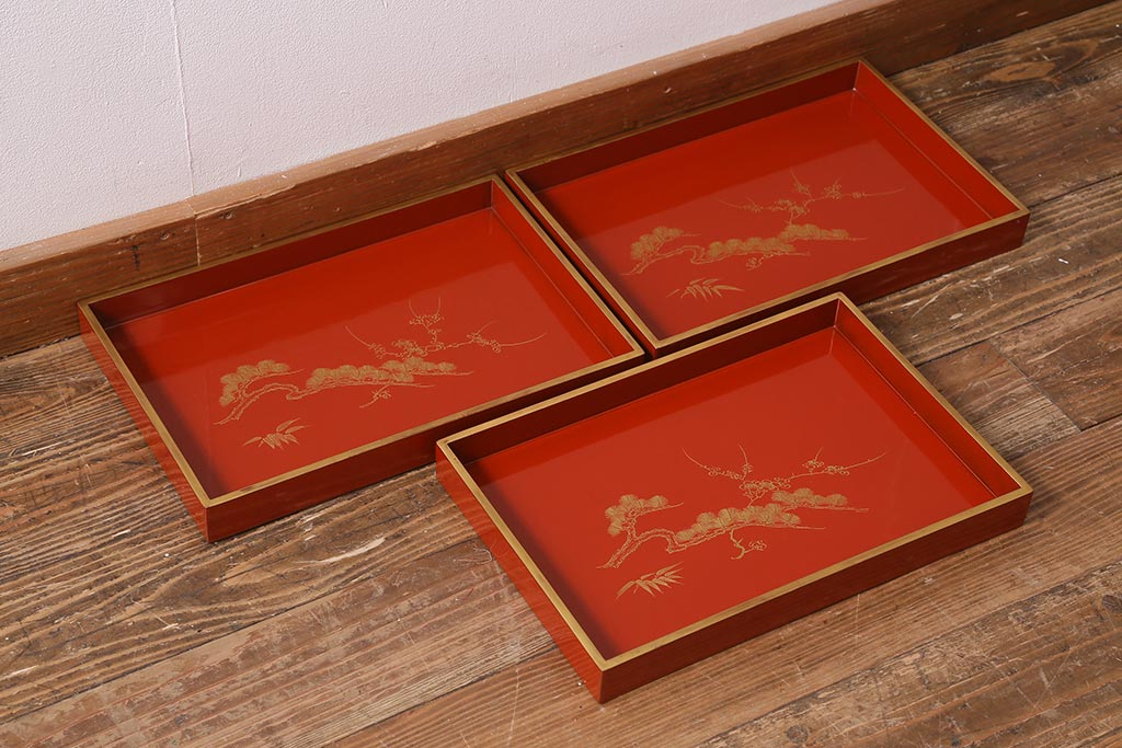 アンティーク雑貨　輪島塗　松竹梅の沈金蒔絵盆3枚セット(木製漆器)(R-040115)