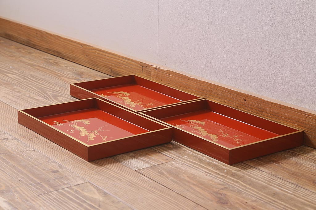 アンティーク雑貨　輪島塗　松竹梅の沈金蒔絵盆3枚セット(木製漆器)(R-040115)
