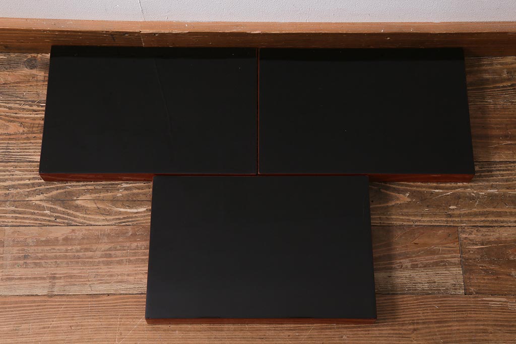アンティーク雑貨　輪島塗　松竹梅の沈金蒔絵盆3枚セット(木製漆器)(R-040115)