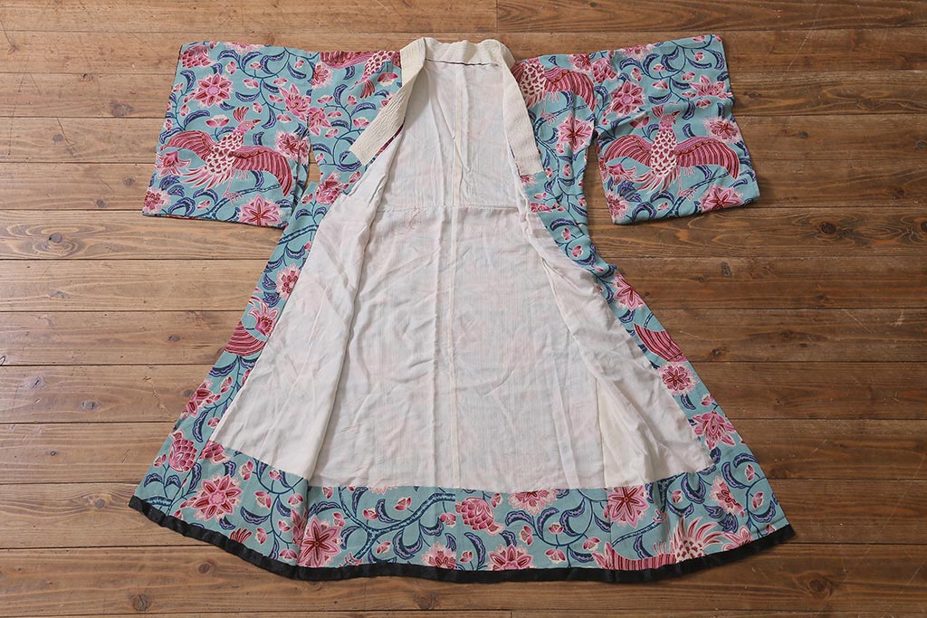 アンティーク雑貨　大正昭和初期　花鳥図　縮緬(ちりめん)長襦袢(古布正絹)(R-040129)