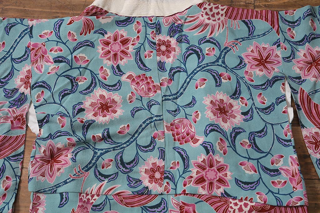 アンティーク雑貨　大正昭和初期　花鳥図　縮緬(ちりめん)長襦袢(古布正絹)(R-040129)