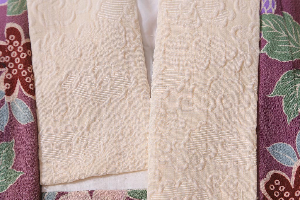アンティーク雑貨　大正昭和初期　和楽器に花模様　縮緬(ちりめん)長襦袢(正絹古布)(R-040130)
