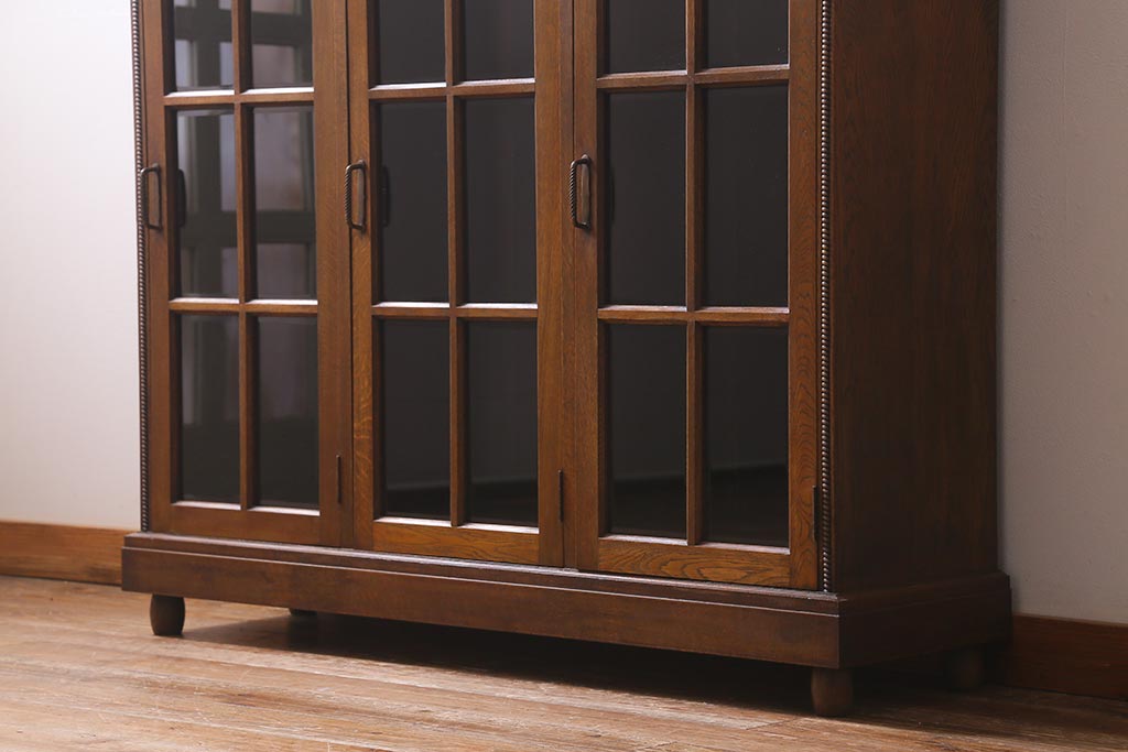 ビンテージ家具　神戸洋家具　ナラ材　カントリースタイルにおすすめのキャビネット(本箱、サイドボード、収納棚)(R-040159)