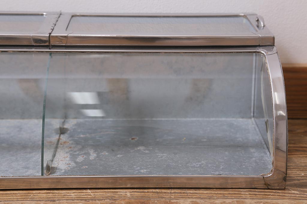 アンティーク家具 昭和レトロ 丸みのあるフォルムが魅力のブリキ