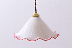 アンティーク照明　オパールガラス製　淡い光が優しいムードを演出してくれるペンダントライト(天井照明、吊り下げ照明)(R-048614)