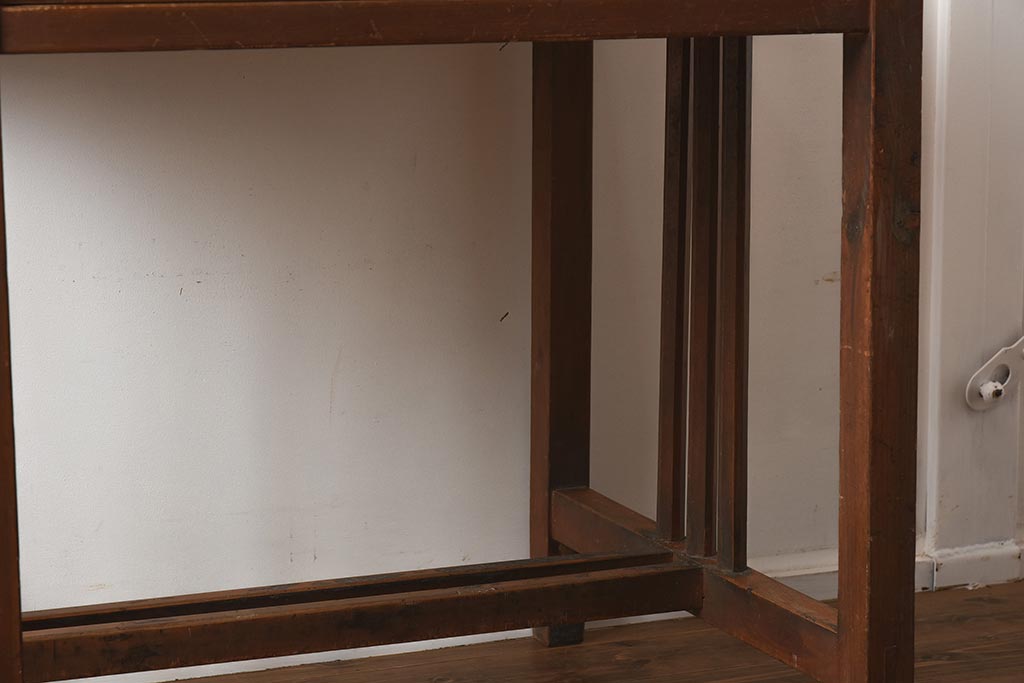 レトロ家具　和製アンティーク　昭和初期　3本線がアクセントになったレトロな平机(デスク、ワークデスク、在宅ワーク、在宅用)(R-040221)
