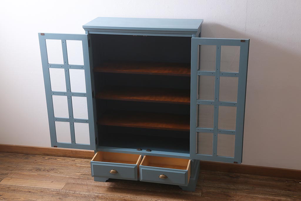 リメイク家具　中古　北海道民芸家具　ブルーペイントがおしゃれなキャビネット(収納棚、戸棚)(R-040243)
