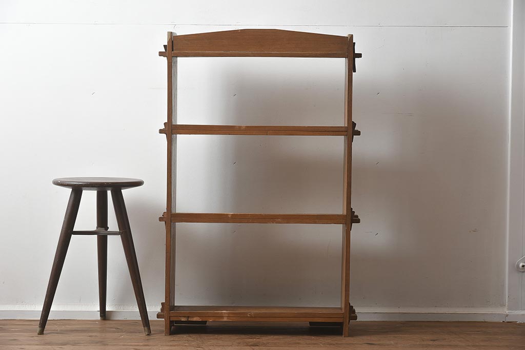 アンティーク家具　昭和レトロ　味わい深い木肌が魅力の楔(くさび)式本棚(オープンラック、収納棚、飾り棚)(R-040245)