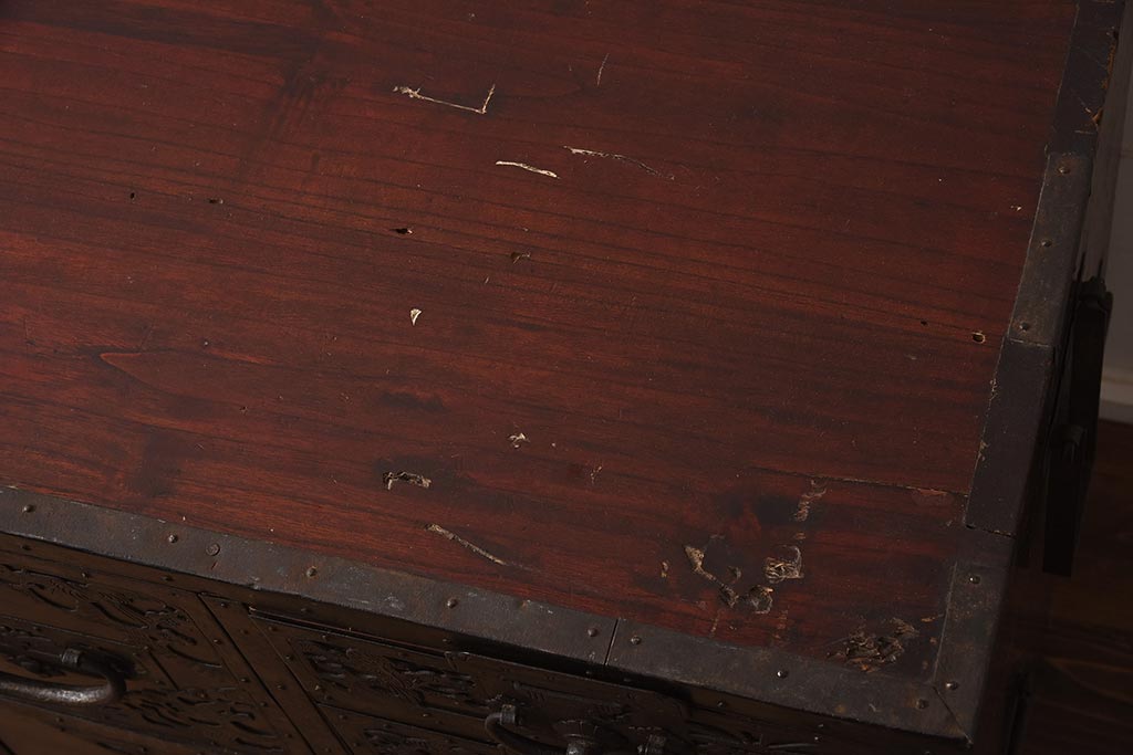 アンティーク家具　和製アンティーク　明治期　細かな透かし金具が目を引く佐渡箪笥(八幡箪笥、衣装箪笥、引き出し、チェスト)(R-040248)