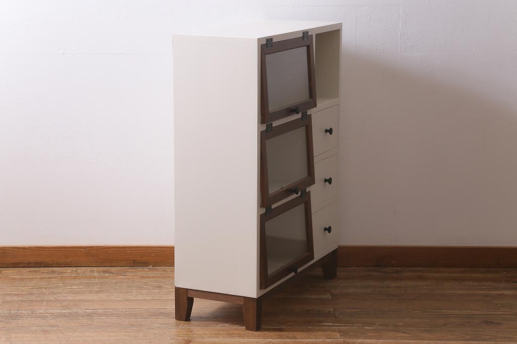ラフジュ工房オリジナル　古材使用　リメイク家具　ペイント　バイカラーがレトロなパタパタ扉のキャビネット(収納棚、リビングボード)(R-040255)