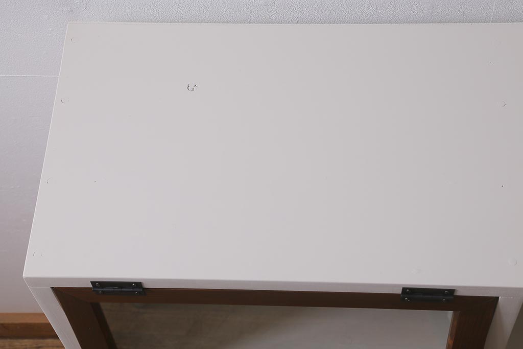 ラフジュ工房オリジナル　古材使用　リメイク家具　ペイント　バイカラーがレトロなパタパタ扉のキャビネット(収納棚、リビングボード)(R-040255)