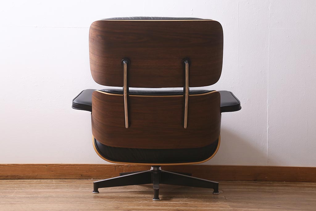 展示品　極美品　Hermanmiller(ハーマンミラー社)　ウォールナット　トールサイズ　イームズラウンジチェア&オットマン(定価約89万円)