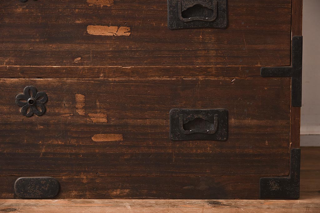 アンティーク家具　和製アンティーク　大正昭和初期　古い木肌が味わい深い重ね箪笥(衣装箪笥、引き出し、収納棚)(R-040335)