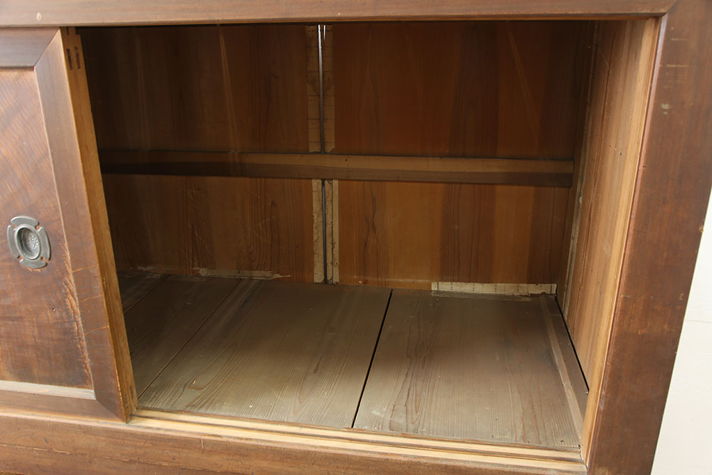アンティーク家具　明治大正期　ヒノキ材　存在感抜群!横桟が目を惹く重ね水屋箪笥(収納棚、戸棚)(R-040380)