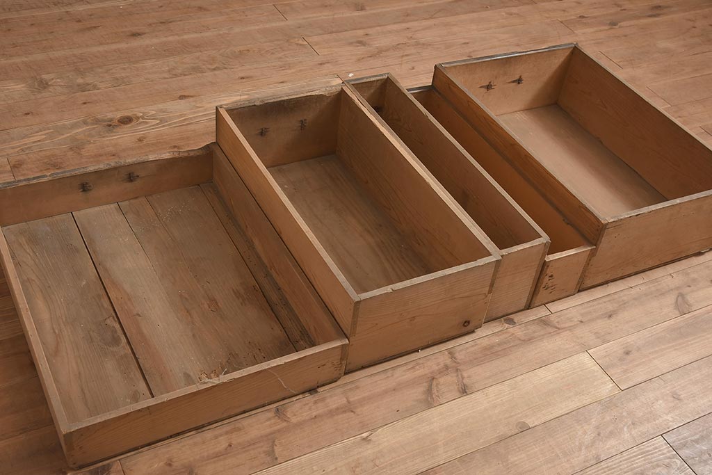 アンティーク家具 ヒノキ材 手すり付き 和の空間を引き立てる階段箪笥 
