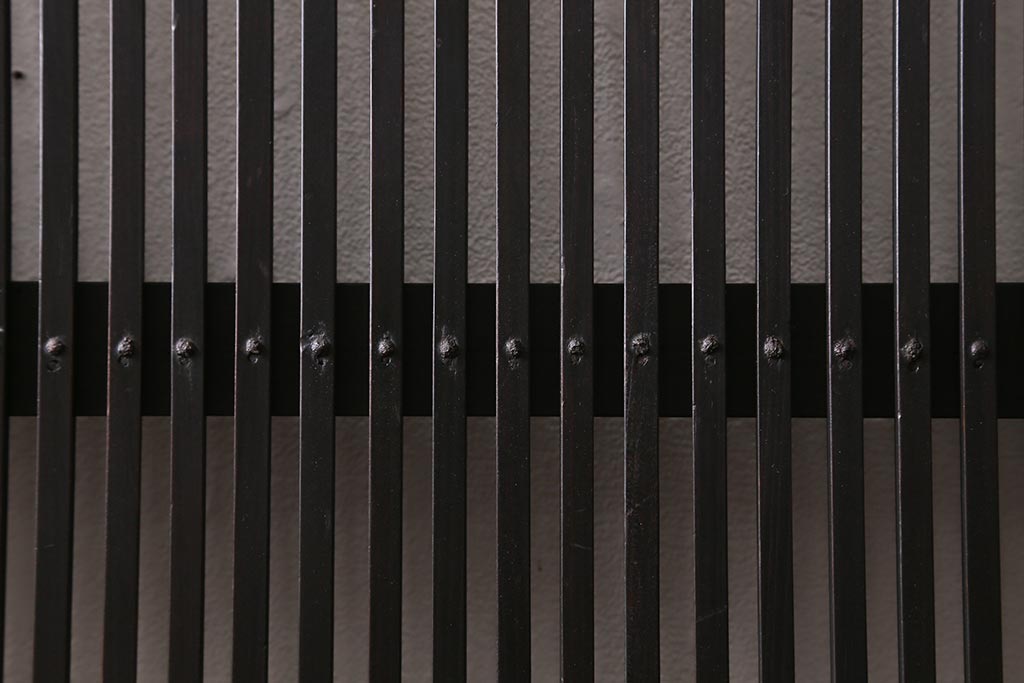 アンティーク建具　大正昭和期　光をやさしく取り込む格子戸2枚セット(建具、引き戸、玄関戸)(R-040398)