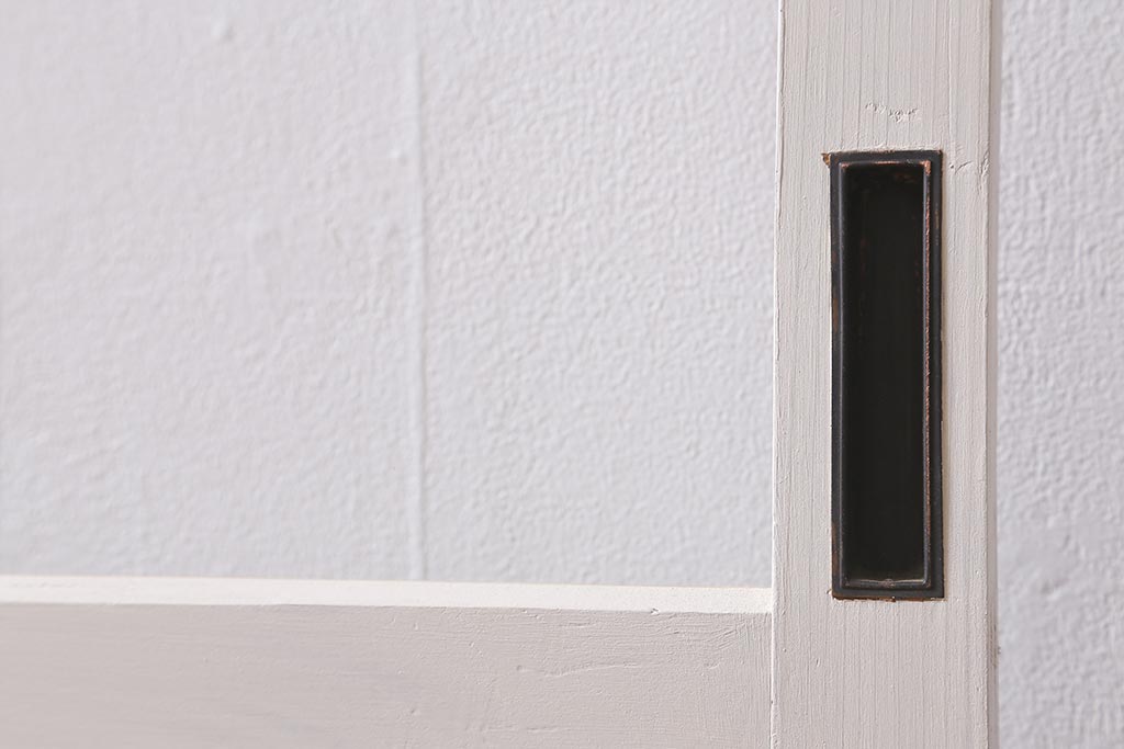 アンティーク建具　昭和中期　優しい雰囲気のホワイトペイントが魅力のガラス戸1枚(引き戸)(R-040402)