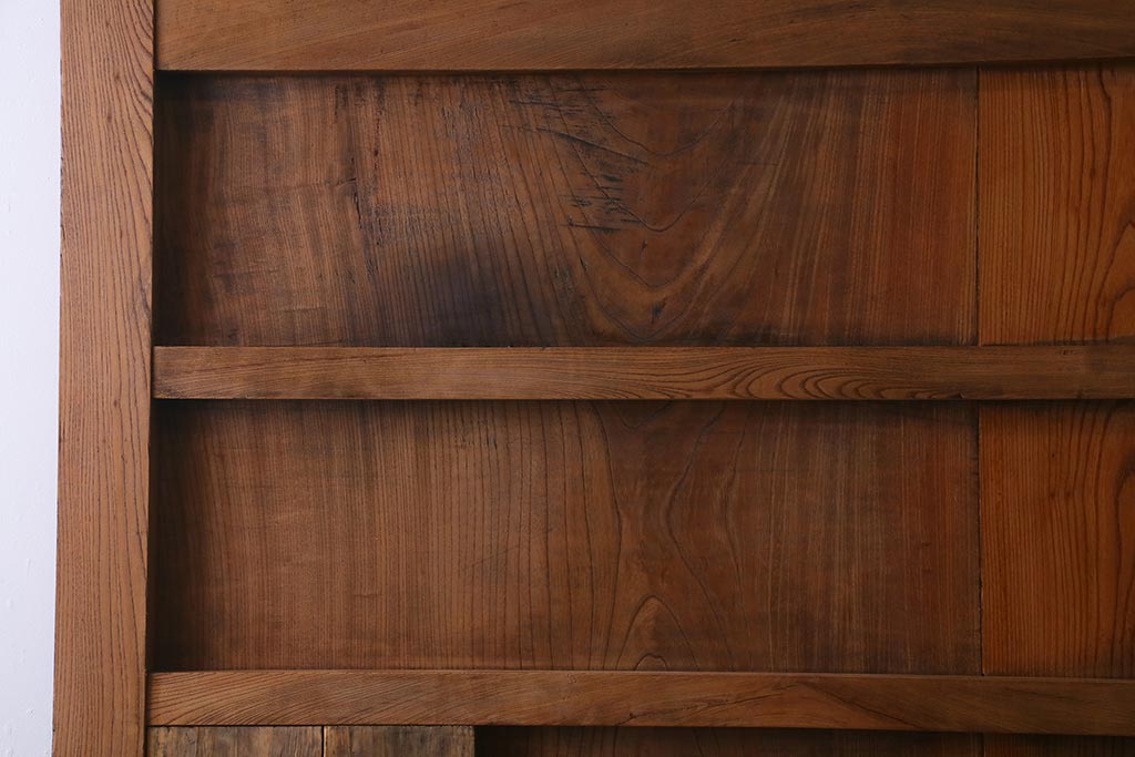 アンティーク建具　和製アンティーク　明治期　巾着金具　ぬくもり溢れる木味が魅力的な蔵戸(引き戸、建具、玄関戸)(R-040459)