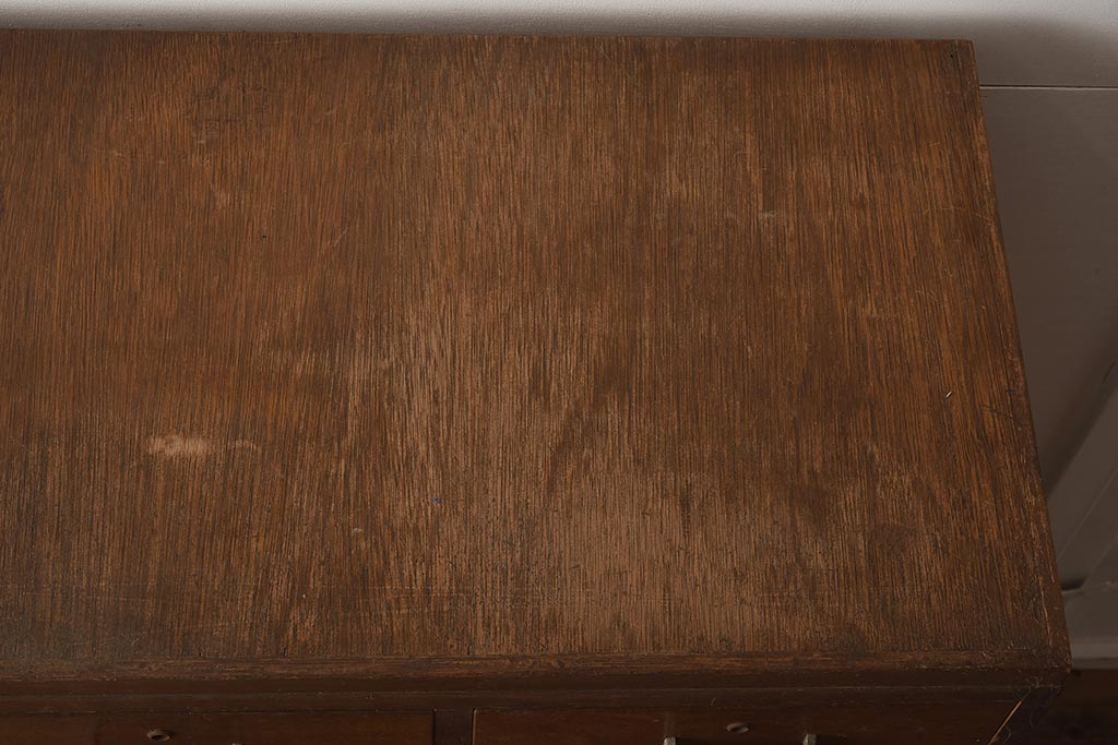 レトロ家具　昭和中期　前面ナラ材　レトロな佇まいが魅力の衣装タンス(チェスト、引き出し)(R-040593)