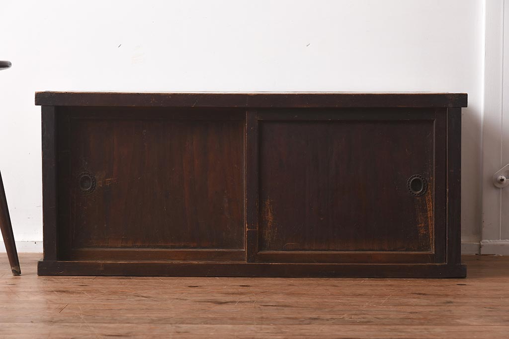 アンティーク家具　明治大正期　古い木の質感が味わい深い木製戸棚(収納棚、キャビネット)(R-040595)