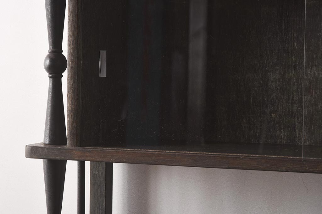 アンティーク家具　和製アンティーク　昭和中期　激レア　凝ったデザインが目を引く本棚(ブックシェルフ、オープンラック、戸棚、飾り棚)(R-040620)