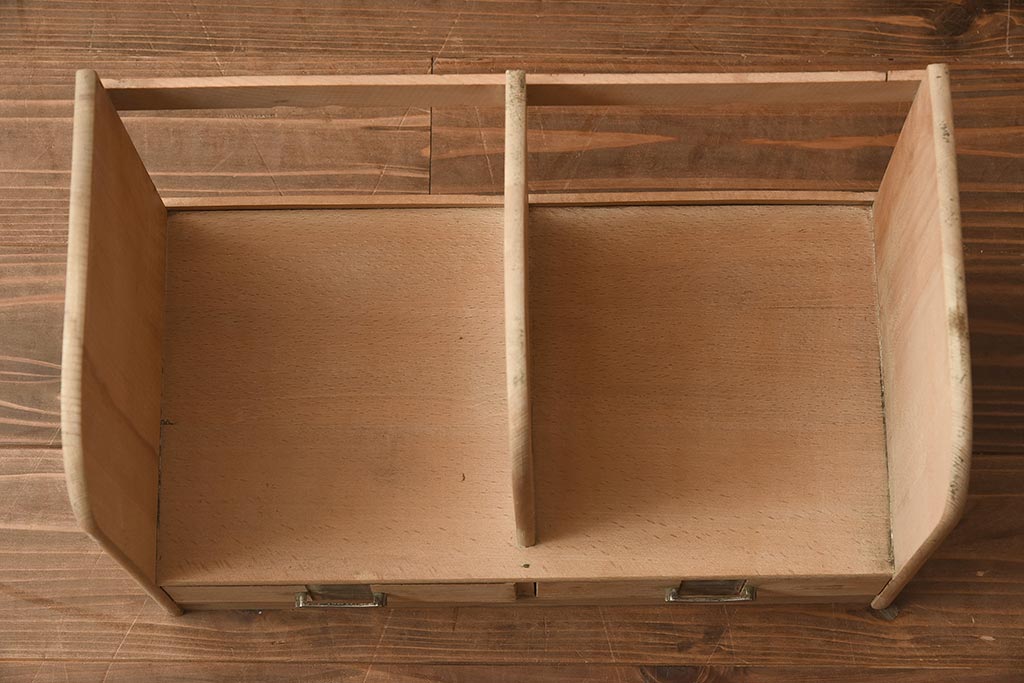 レトロ雑貨　昭和中期　明るい木色が柔らかな印象与える引き出し付きブックスタンド(本立て、小物収納)(R-040695)