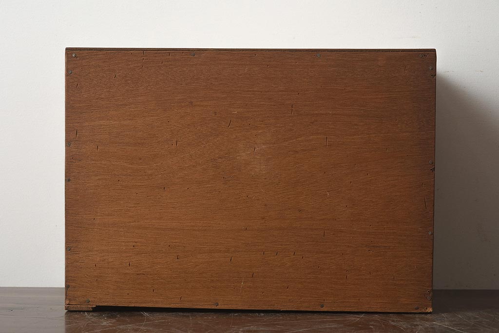 レトロ家具　前面ケヤキ材　棚付き　卓上収納に便利な木製小引き出し(R-040717)