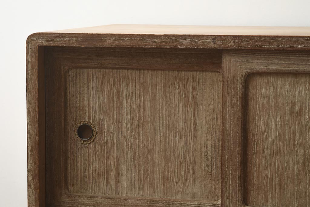 アンティーク家具　和製アンティーク　桐材　温かみのある木味の箪笥ローボード(戸棚、和タンス)(R-040720)