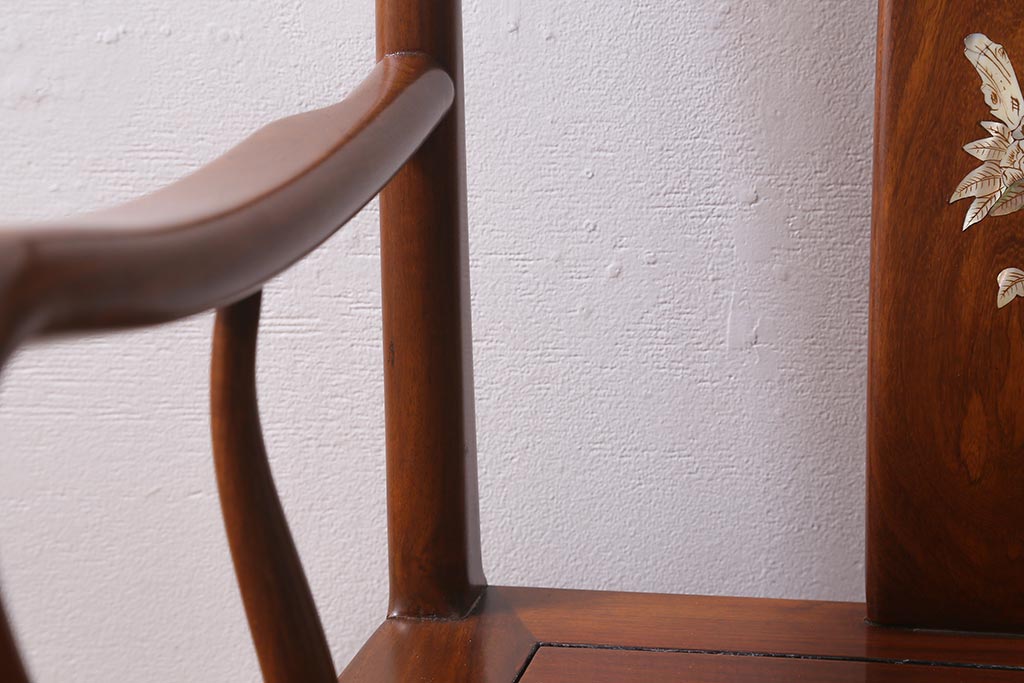 ヴィンテージ家具　カリン材　螺鈿象嵌　高級感漂う上品な佇まいが魅力のアームチェア(板座チェア、椅子、ビンテージ、花梨材)(R-040731)
