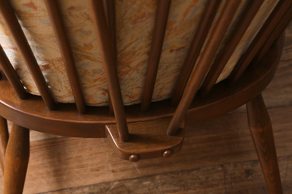 ヴィンテージ家具　ERCOL(アーコール)　エバーグリーン　エレガントな雰囲気漂う1人掛けイージーチェア(ラウンジチェア、アームチェア、椅子、ソファ、ビンテージ)(R-040772)
