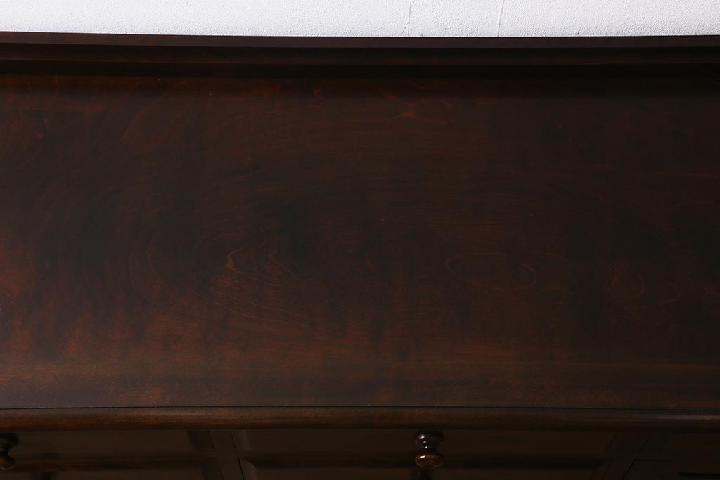 中古　北海道民芸家具　和洋どちらにも合うシックなチェスト(サイドボード、引き出し、ドレッシングチェスト)(定価約21万円)(R-040796)