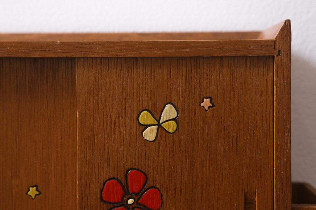 レトロ雑貨　昭和レトロ　希少　ままごと　かわいらしい木製の小さな下駄箱(おもちゃ、玩具)(R-040859)