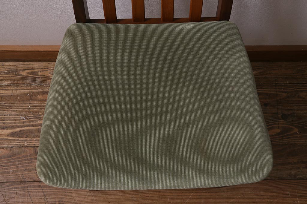 ヴィンテージ家具　北欧ビンテージ　イギリス　G-PLAN(ジープラン)　ナチュラルスタイルにも合うダイニングチェア(椅子)(R-040867)