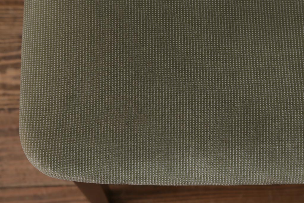 ヴィンテージ家具　北欧ビンテージ　イギリス　G-PLAN(ジープラン)　ナチュラルスタイルにも合うダイニングチェア(椅子)(R-040867)