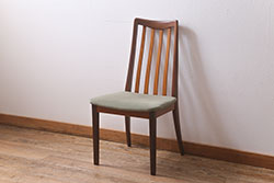 ヴィンテージ家具　北欧ビンテージ　イギリス　G-PLAN(ジープラン)　ナチュラルスタイルにも合うダイニングチェア(椅子)(R-040867)