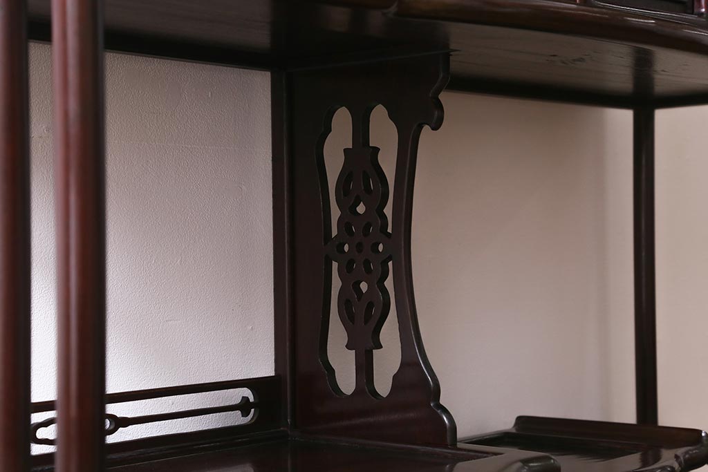 中古　民芸家具　昭和後期　唐木材　繊細な意匠が施された飾り棚(茶棚、戸棚、収納棚)(R-040902)