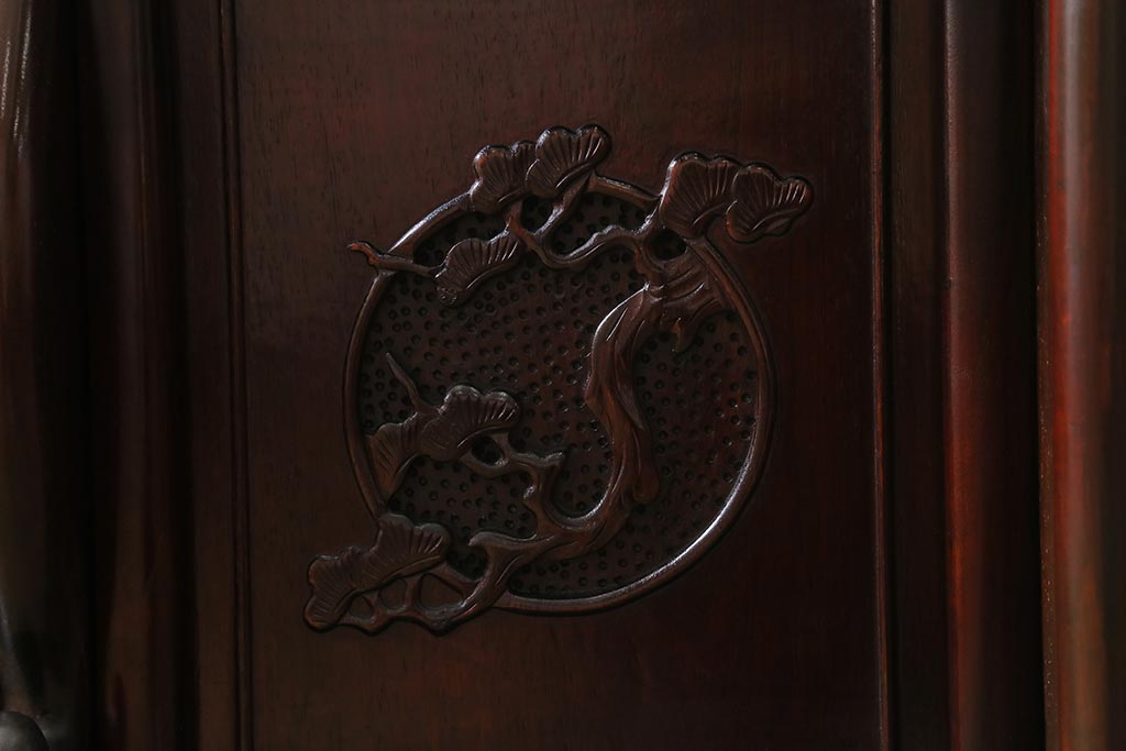 中古　民芸家具　昭和後期　唐木材　繊細な意匠が施された飾り棚(茶棚、戸棚、収納棚)(R-040902)
